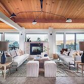 Vino Blanco by Avantstay Private Wine Country Home w/ Mtn Views & Deck