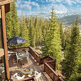 Zendo by Avantstay Serene Mountain Abode w/ Hot Tub & Views