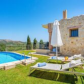 Stefania Villa Dio in Roumeli