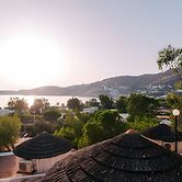 Far Out Beach Resort & Camping