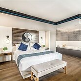 Aspire Inn Studios & Spas