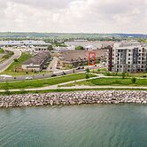 GLOBALSTAY. Waterfront 5BR Townhouse. Private HOT TUB, Gym, Sauna