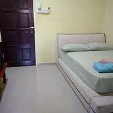 OYO Homes 90600 Ummi Chalet Dungun