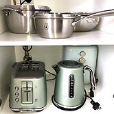 The Pink Lake Tiny House - 'peony'