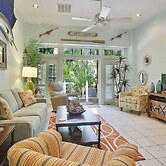 Key West Found by Avantstay Close to Shops w/ Patio & Shared Pool! Wee