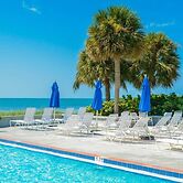 Beachfront 2bdr Condo, Pool & Hot Tub w/ Ocean Views Papaya Place by A