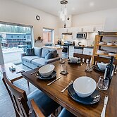 Niska’s Den by Revelstoke Vacations