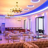 Ari Grand Hotel & Spa