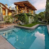 HOLT - Classic Chalet with Pool Overlooking Parroquia