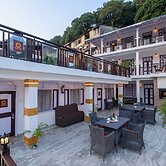 Foxoso The Mall Road