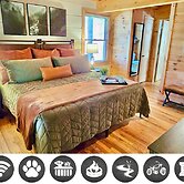 Willow Creek 2 Bedroom Cabin by RedAwning