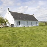 JOIVY Gorgeous Cottage With Garden & Great Views