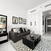 Elegant Studio Golf Course View Bnbmehomes