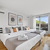 Private Roof top Patio Downtown Metro Frontenac