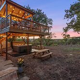Guadalupe Bluff Bunk House 5 Bedroom Home by RedAwning