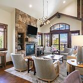 Fairway Ski and Golf Retreat by Avantstay Blocks From the Ski Lift! Be