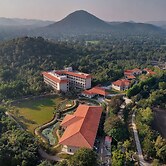 Bhanu The Fern Forest Resort & Spa