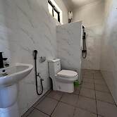 Balungi Bungalow & Restaurant