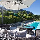 Oasi di Castelveccana Apt Pool and View