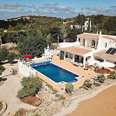 Villa Santa Barbara by Portucasa