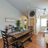 Table Rock Lookout Duo - Spacious Balcony