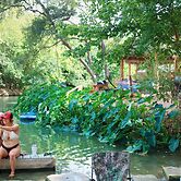 4 Son's Rio Cibolo - Birdhouse Cabin