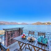 Stella Del Lago Pied Dans L'eau