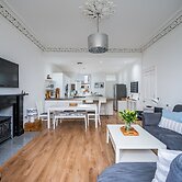 Castle Beach - Spectacular Victorian Villa