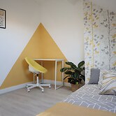 Sheffield 4-bedroom house free parking