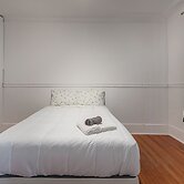 Beautiful 6BR Apt Near Olympic Stadium