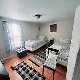 Room-black-white Rm By Yale U