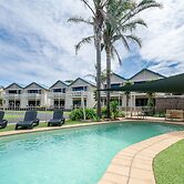 Boathouse Resort Studios & Suites