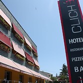 Hotel Cliché