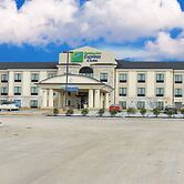 Holiday Inn Express & Suites Cuero by IHG