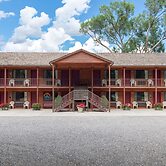 Austin's Chuckwagon Lodge