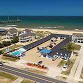 Dolphin Oceanfront Motel