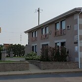 Falcon Motel Brossard