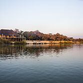 Hakusembe River Lodge