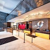 Metropolitan at The 9, Autograph Collection