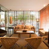 27 Suites Apart Hotel