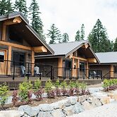 Rowena's Inn On The River