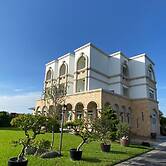 Summer Moonlight Vacation House