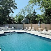 The Seagrove Suites & Guest Rooms