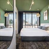 Nightcap at Morwell Hotel