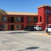 California Inn & Suites Adelanto US 395