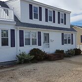 The Beach House - Only six houses from the beach