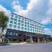 Van Phat Riverside Hotel