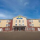 Days Inn by Wyndham Lamont