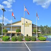 Deluxe Inn Fayetteville - I-95 Exit 49