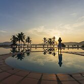 Kaengkrachan Boathouse Paradise Resort